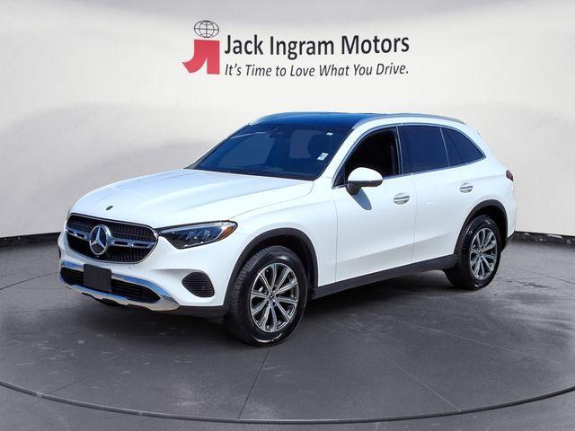 used 2024 Mercedes-Benz GLC 300 car