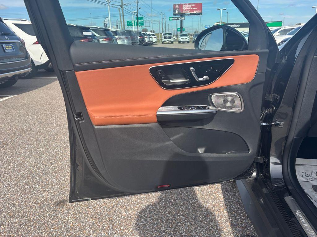 new 2026 Mercedes-Benz GLC 300 car