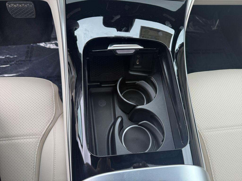 new 2025 Mercedes-Benz GLC 300 car, priced at $56,350