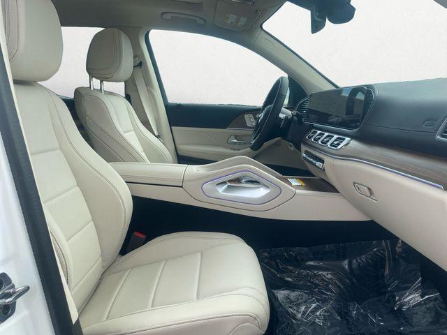 new 2025 Mercedes-Benz GLS 450 car, priced at $91,800
