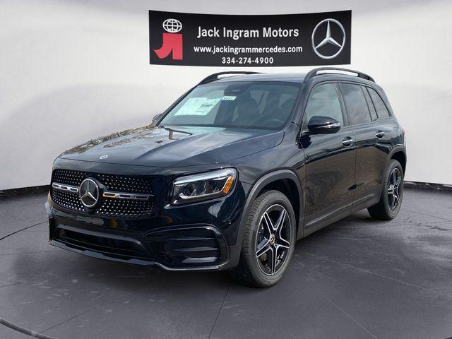 new 2025 Mercedes-Benz GLB 250 car, priced at $52,985