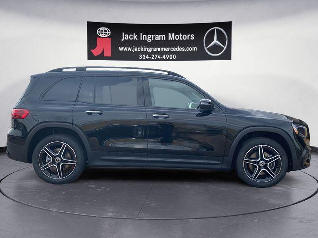 new 2025 Mercedes-Benz GLB 250 car, priced at $52,985