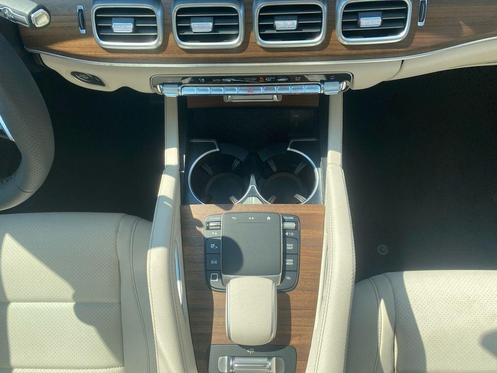 new 2026 Mercedes-Benz GLS 450 car