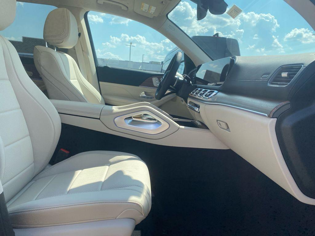 new 2026 Mercedes-Benz GLS 450 car