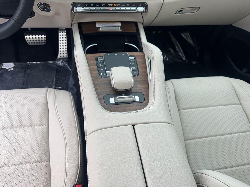 new 2026 Mercedes-Benz GLS 450 car