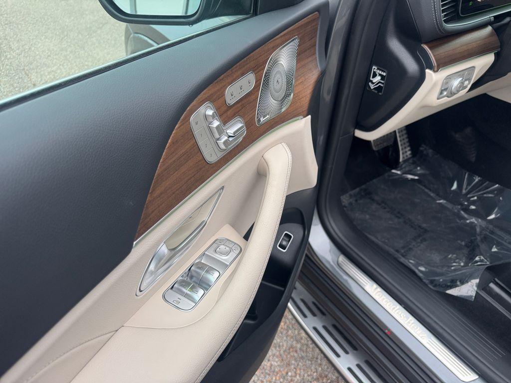 new 2026 Mercedes-Benz GLS 450 car