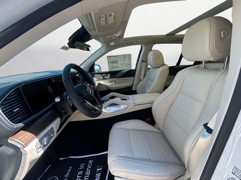 new 2025 Mercedes-Benz GLE 450 car, priced at $85,015