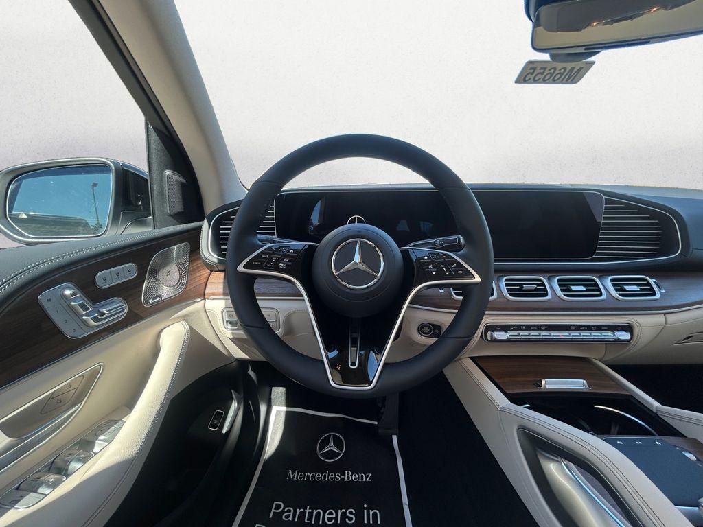 new 2025 Mercedes-Benz GLE 450 car, priced at $85,015