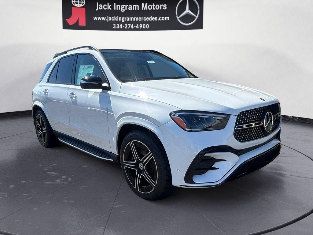 new 2025 Mercedes-Benz GLE 450 car, priced at $85,015