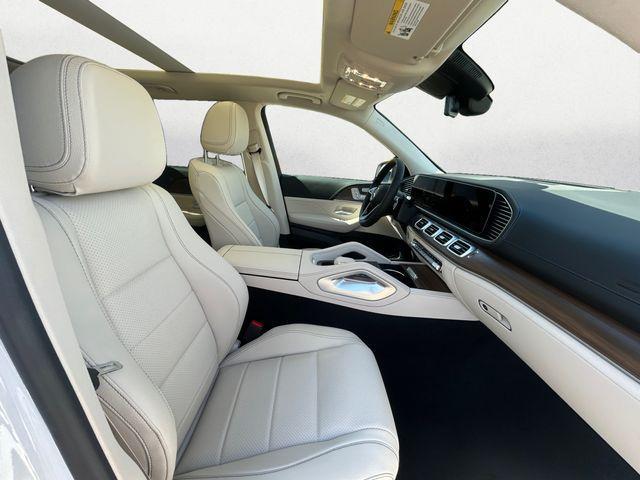 new 2025 Mercedes-Benz GLE 450 car, priced at $85,015