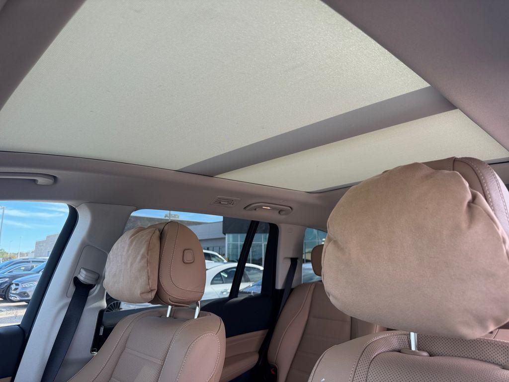 new 2026 Mercedes-Benz GLS 450 car