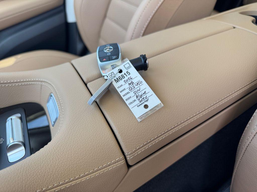 new 2026 Mercedes-Benz GLS 450 car