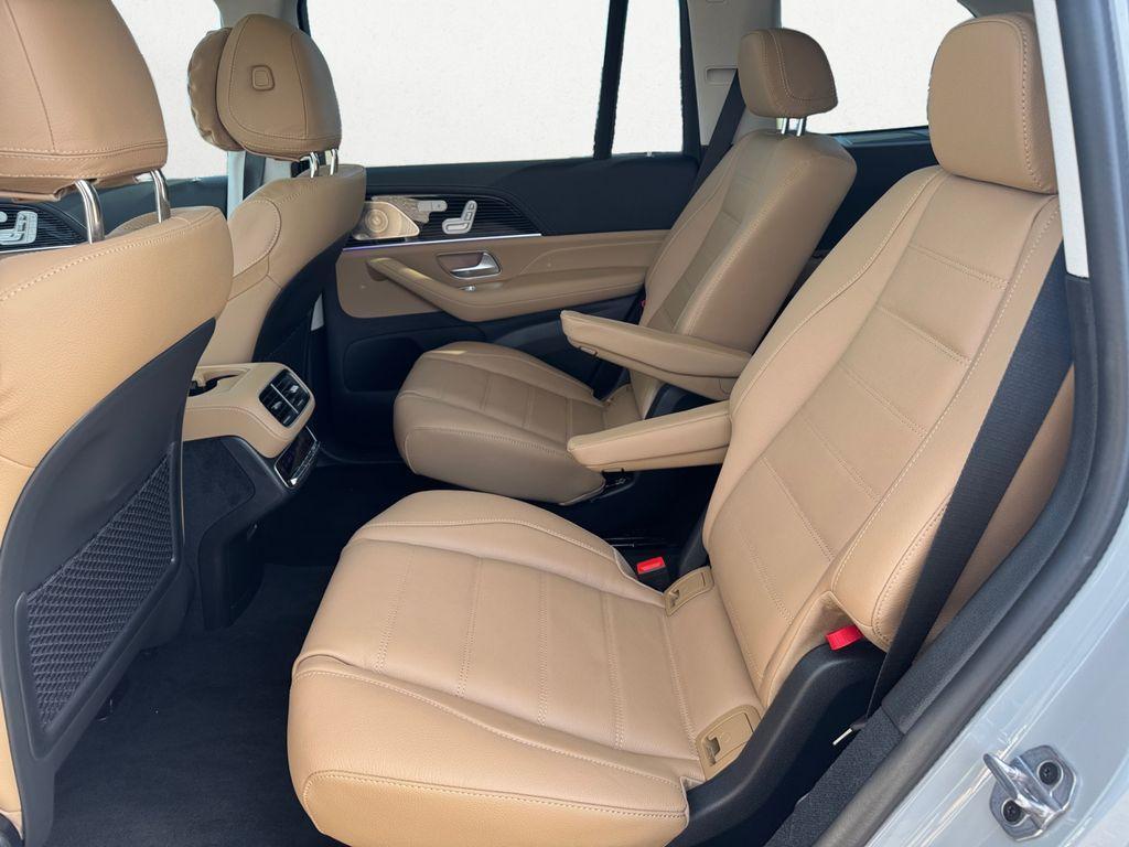 new 2026 Mercedes-Benz GLS 450 car