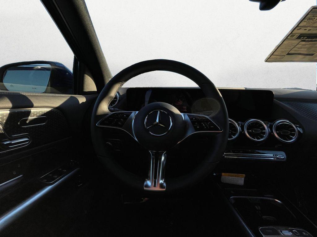 new 2025 Mercedes-Benz GLA 250 car, priced at $47,510