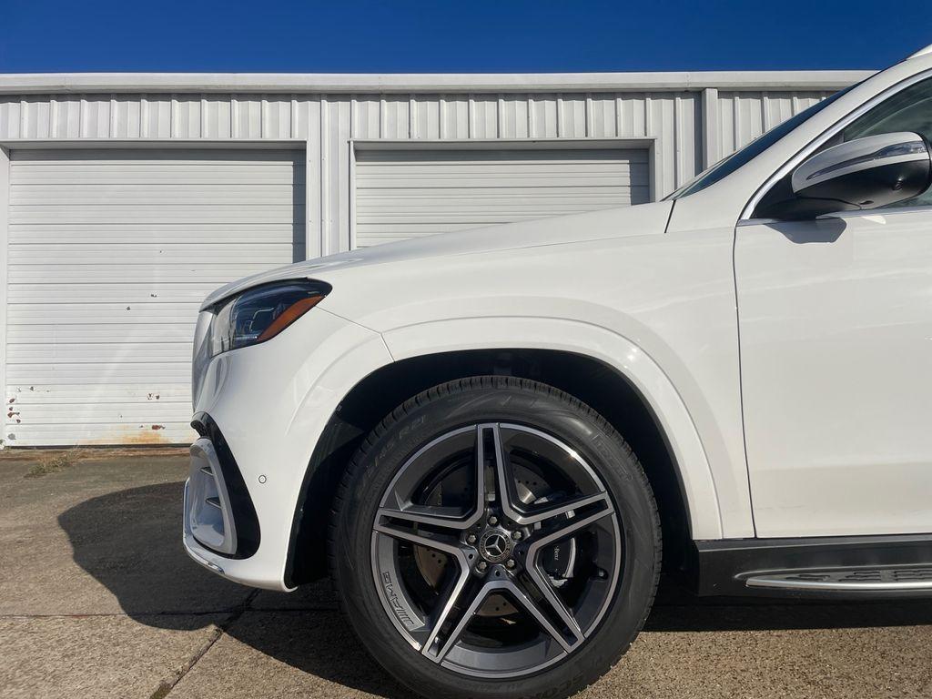 new 2026 Mercedes-Benz GLS 450 car