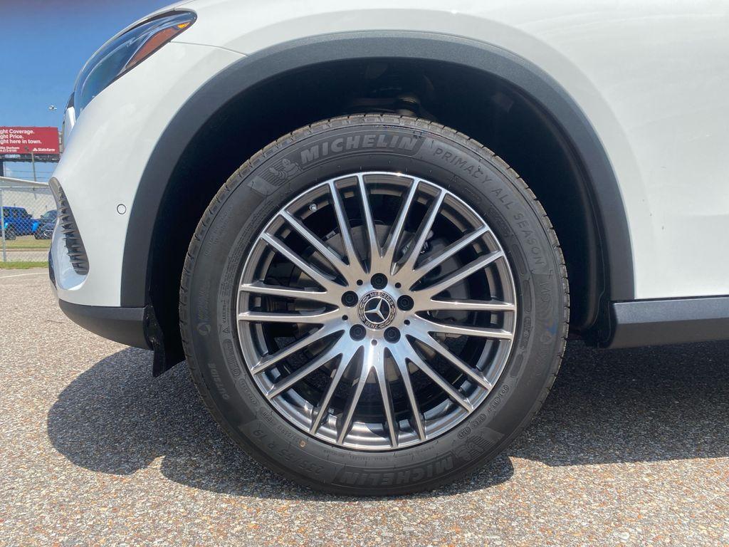 new 2026 Mercedes-Benz GLC 300 car