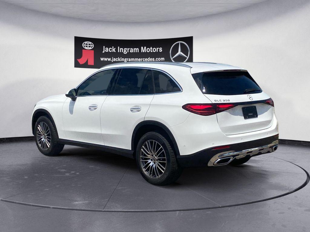new 2026 Mercedes-Benz GLC 300 car