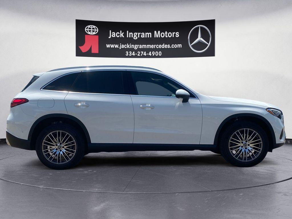 new 2026 Mercedes-Benz GLC 300 car