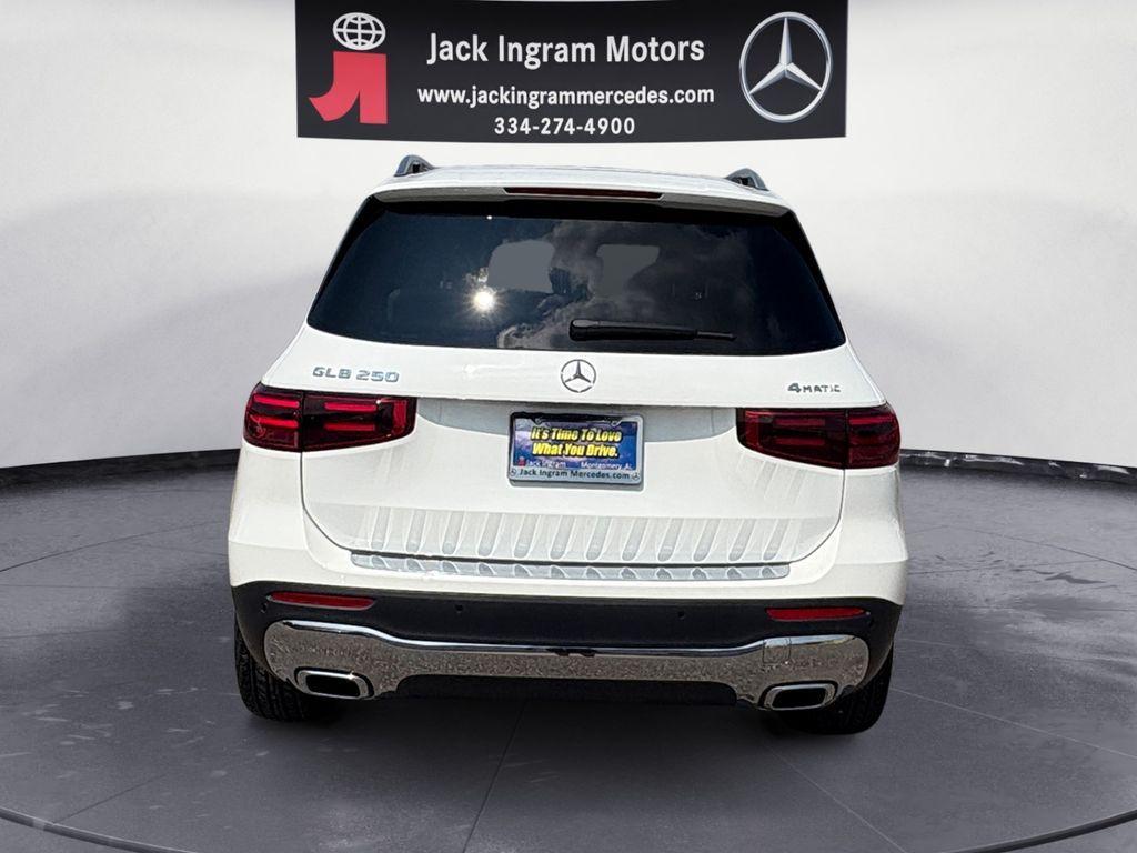 new 2026 Mercedes-Benz GLB 250 car