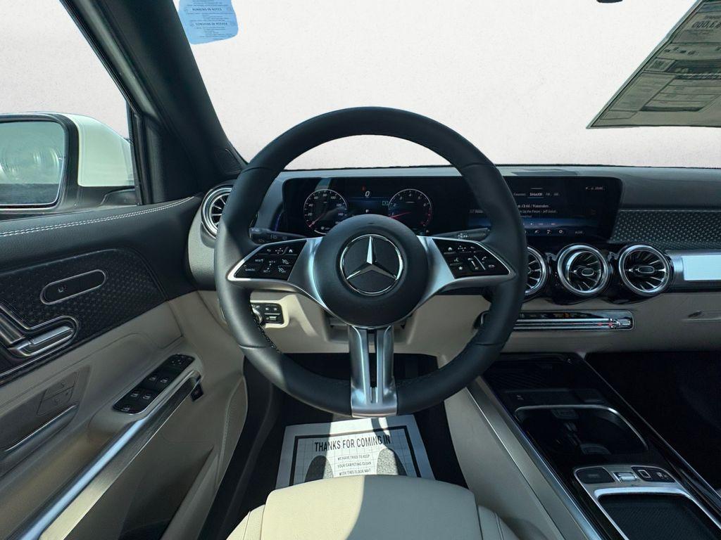new 2026 Mercedes-Benz GLB 250 car