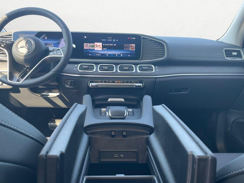 new 2026 Mercedes-Benz GLS 450 car