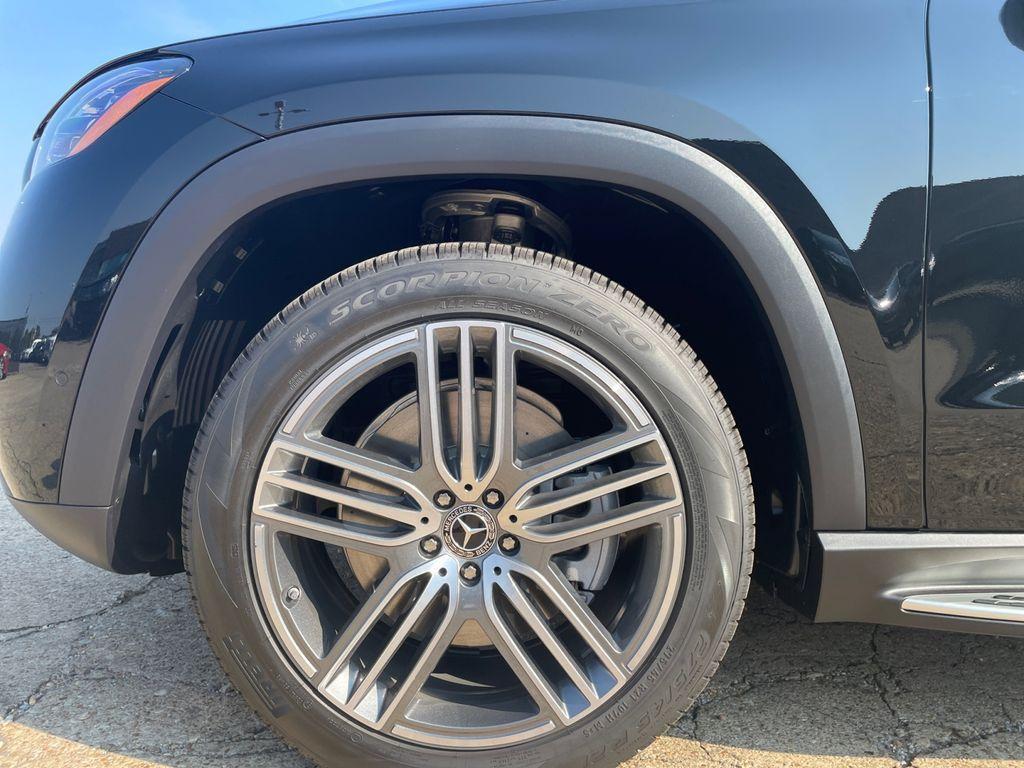 new 2026 Mercedes-Benz GLS 450 car