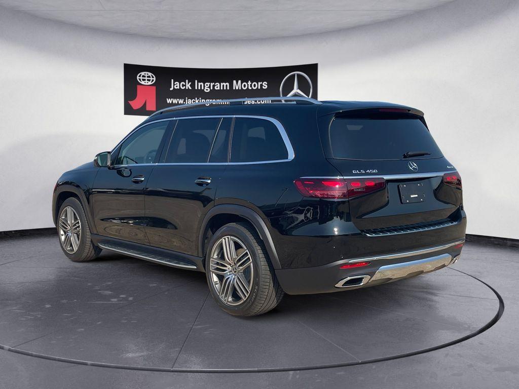 new 2026 Mercedes-Benz GLS 450 car