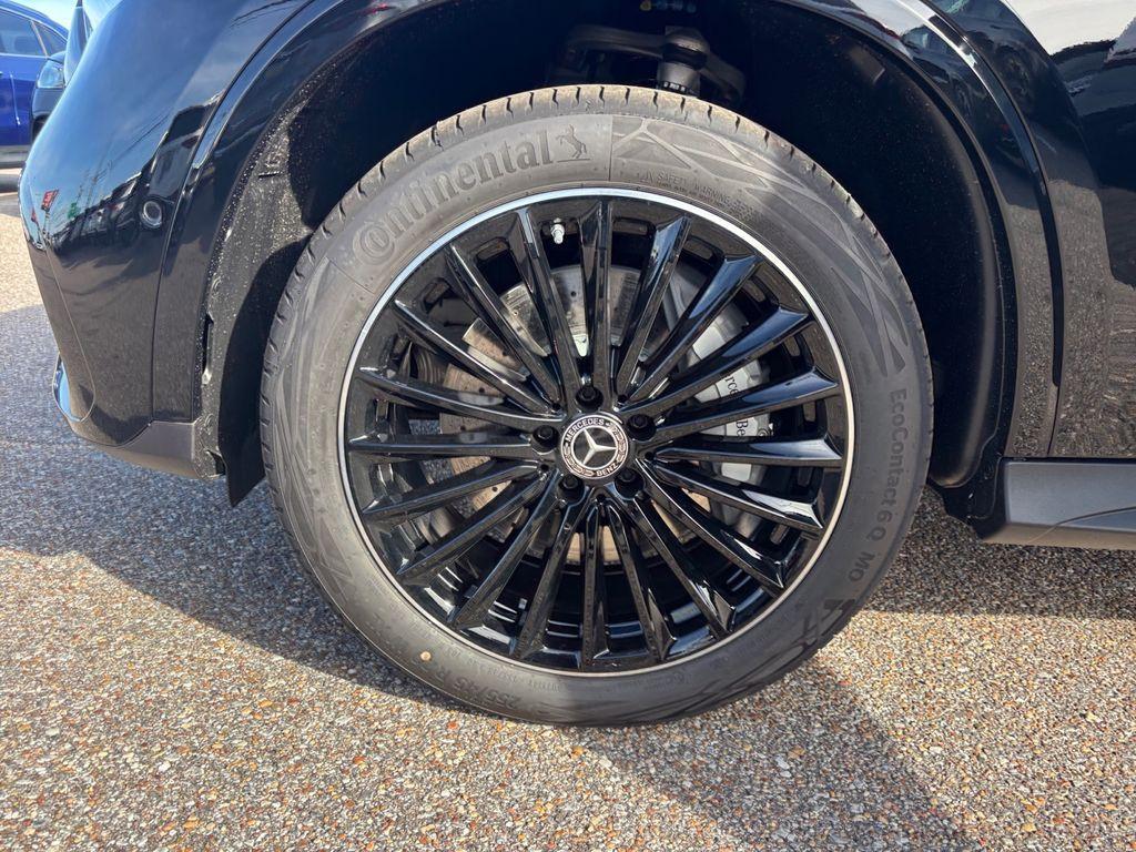 new 2026 Mercedes-Benz GLC 300 car