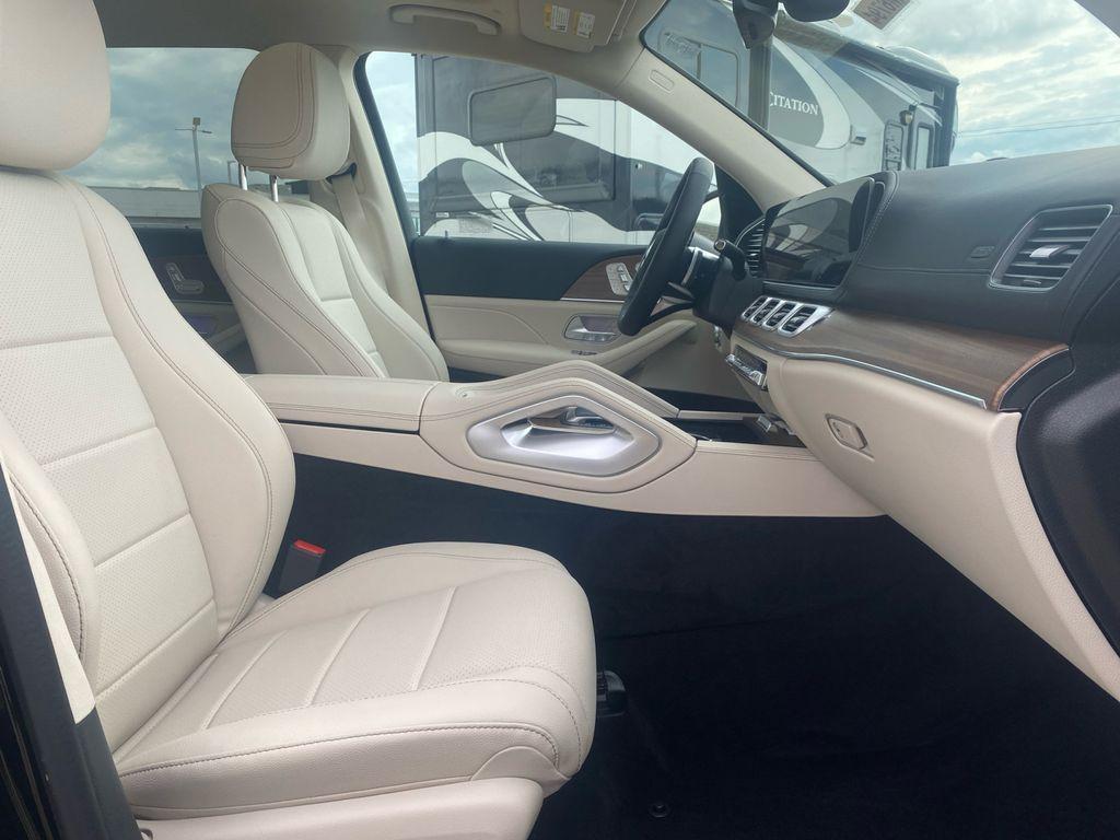 new 2026 Mercedes-Benz GLS 450 car