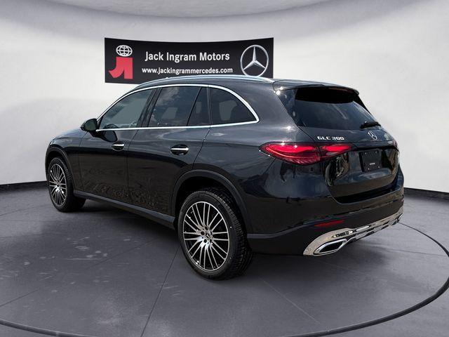 new 2025 Mercedes-Benz GLC 300 car, priced at $56,895