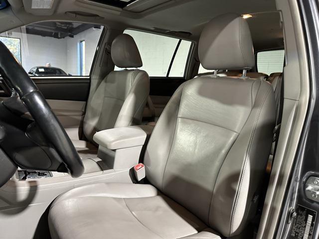 used 2013 Toyota Highlander car, priced at $11,245