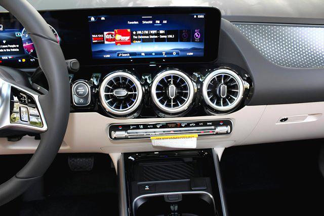 new 2025 Mercedes-Benz GLA 250 car, priced at $48,070