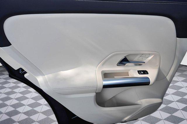 new 2025 Mercedes-Benz GLA 250 car, priced at $45,650