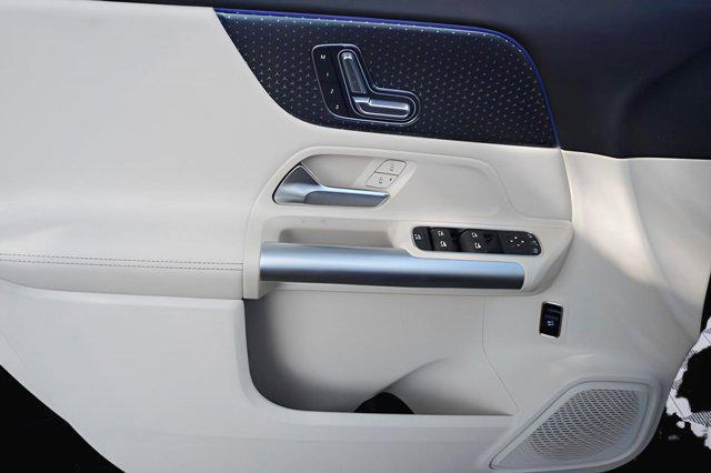 new 2025 Mercedes-Benz GLA 250 car, priced at $45,650