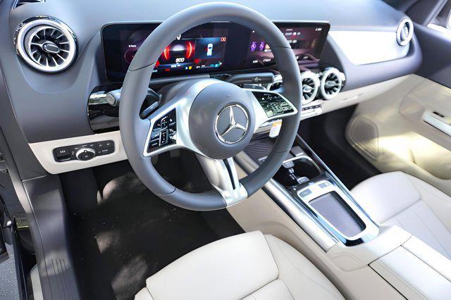 new 2025 Mercedes-Benz GLA 250 car, priced at $45,650
