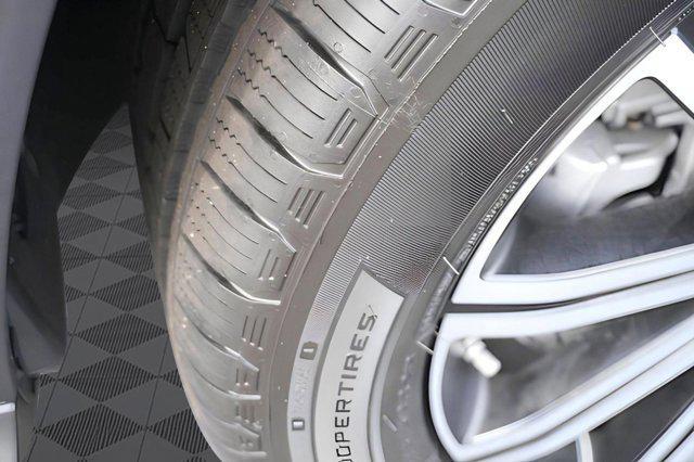 new 2025 Mercedes-Benz GLE 450 car, priced at $74,645