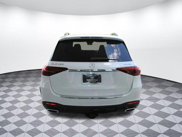 new 2025 Mercedes-Benz GLE 450 car, priced at $95,785