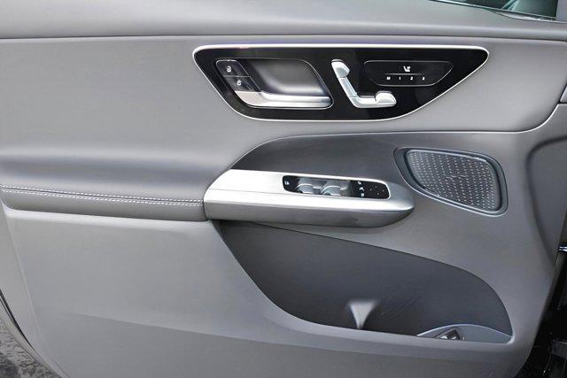 new 2025 Mercedes-Benz GLC 300 car, priced at $53,725