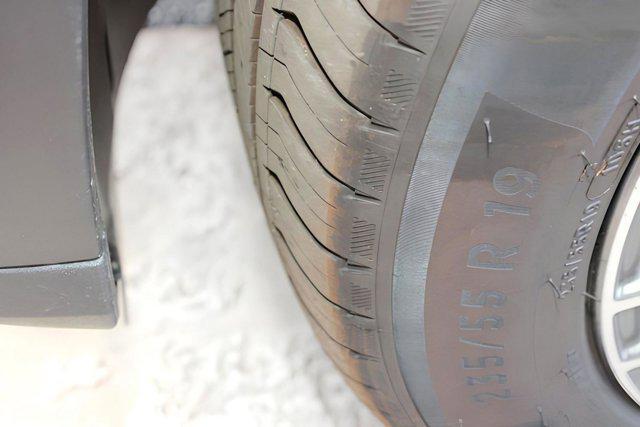 new 2025 Mercedes-Benz GLC 300 car, priced at $53,725