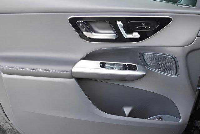 new 2025 Mercedes-Benz GLC 300 car, priced at $53,725