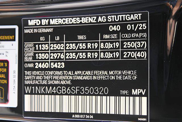 new 2025 Mercedes-Benz GLC 300 car, priced at $53,725