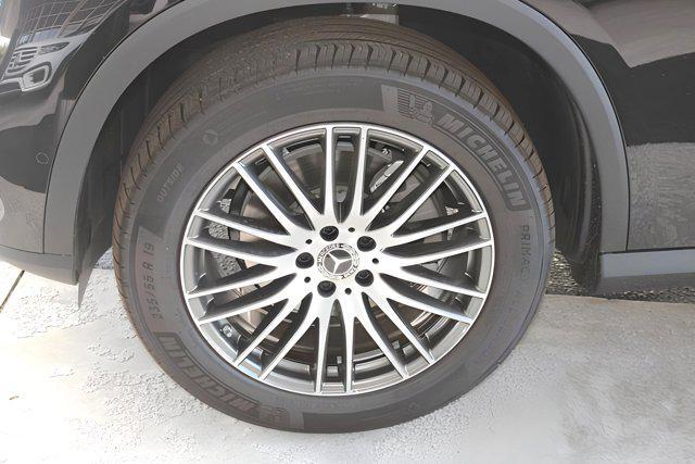 new 2025 Mercedes-Benz GLC 300 car, priced at $53,725