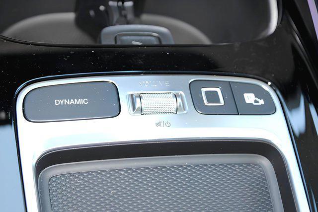 new 2025 Mercedes-Benz GLB 250 car, priced at $49,580