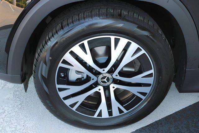new 2025 Mercedes-Benz GLB 250 car, priced at $49,580