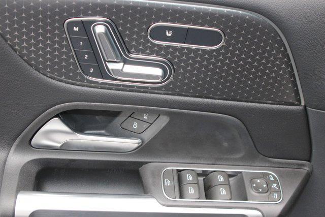 new 2025 Mercedes-Benz GLB 250 car, priced at $48,645