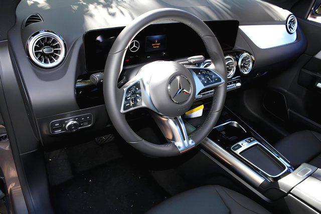 new 2025 Mercedes-Benz GLA 250 car, priced at $51,620