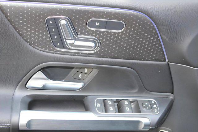 new 2025 Mercedes-Benz GLB 250 car, priced at $48,645