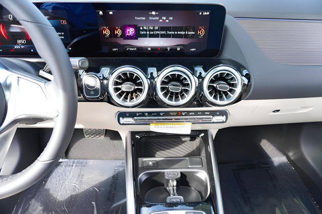 new 2025 Mercedes-Benz GLA 250 car, priced at $46,170