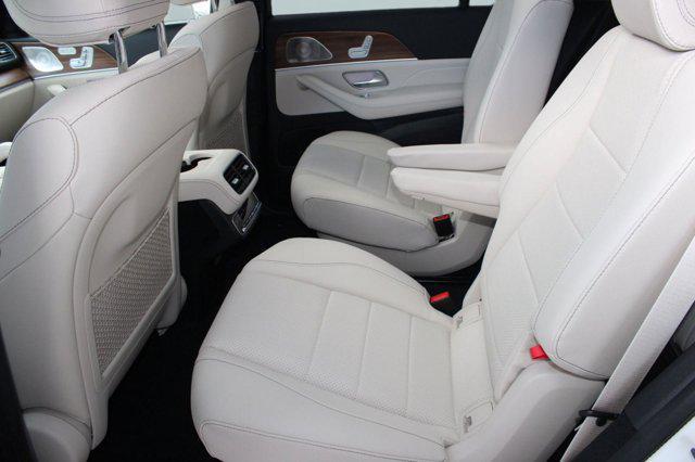 new 2025 Mercedes-Benz GLS 450 car, priced at $92,690