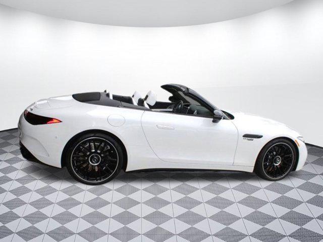 new 2025 Mercedes-Benz AMG SL 55 car, priced at $173,390